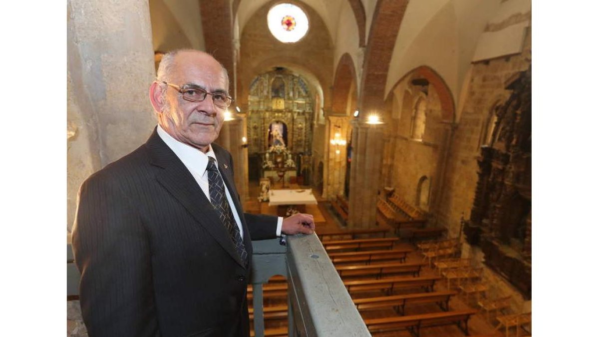 Después de casi tres décadas como sacristán del Mercado, Enrique Valle deja el cargo con tristeza pero agradecido a la gente y sobre todo a la Virgen por haberle ‘escogido’.