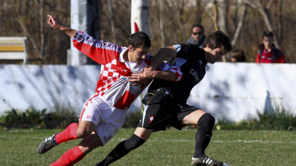 El equipo arlequinado cayó en la recta final del partido.