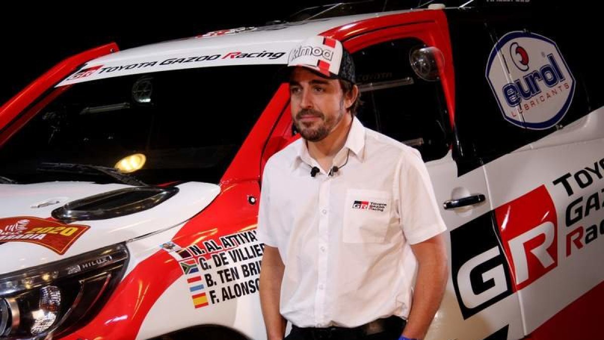 Fernando Alonso presentó su proyecto para el Dakar. CARLOS MATEOS