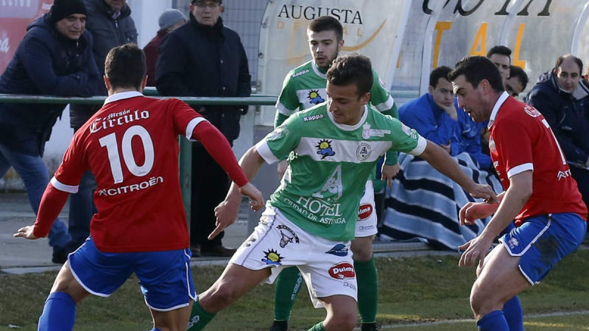 El equipo maragato acabó empatando en su feudo. MARCIANO