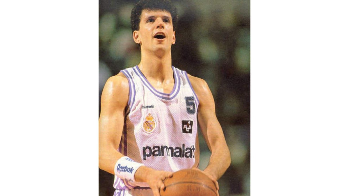 Petrovic, con la camiseta del Madrid.