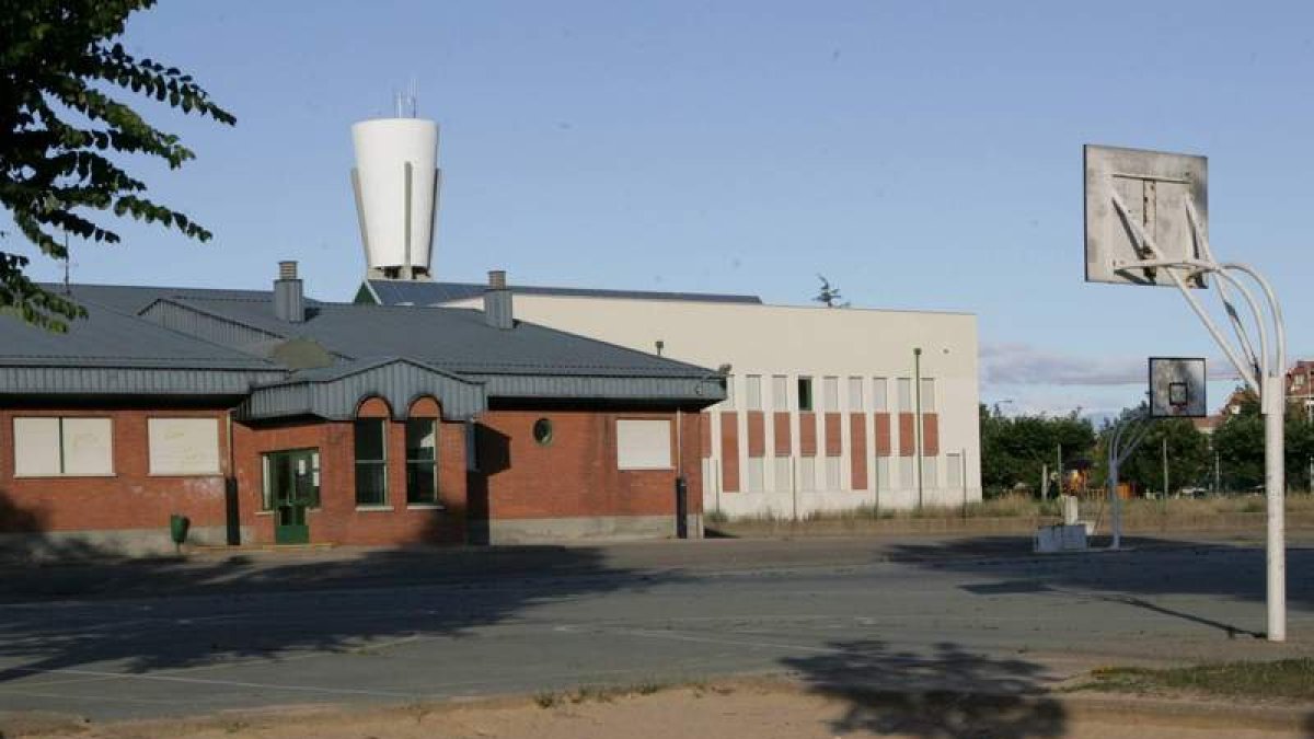 La agresión denunciada se produjo, presuntamente, en el patio del colegio de La Virgen. RAMIRO