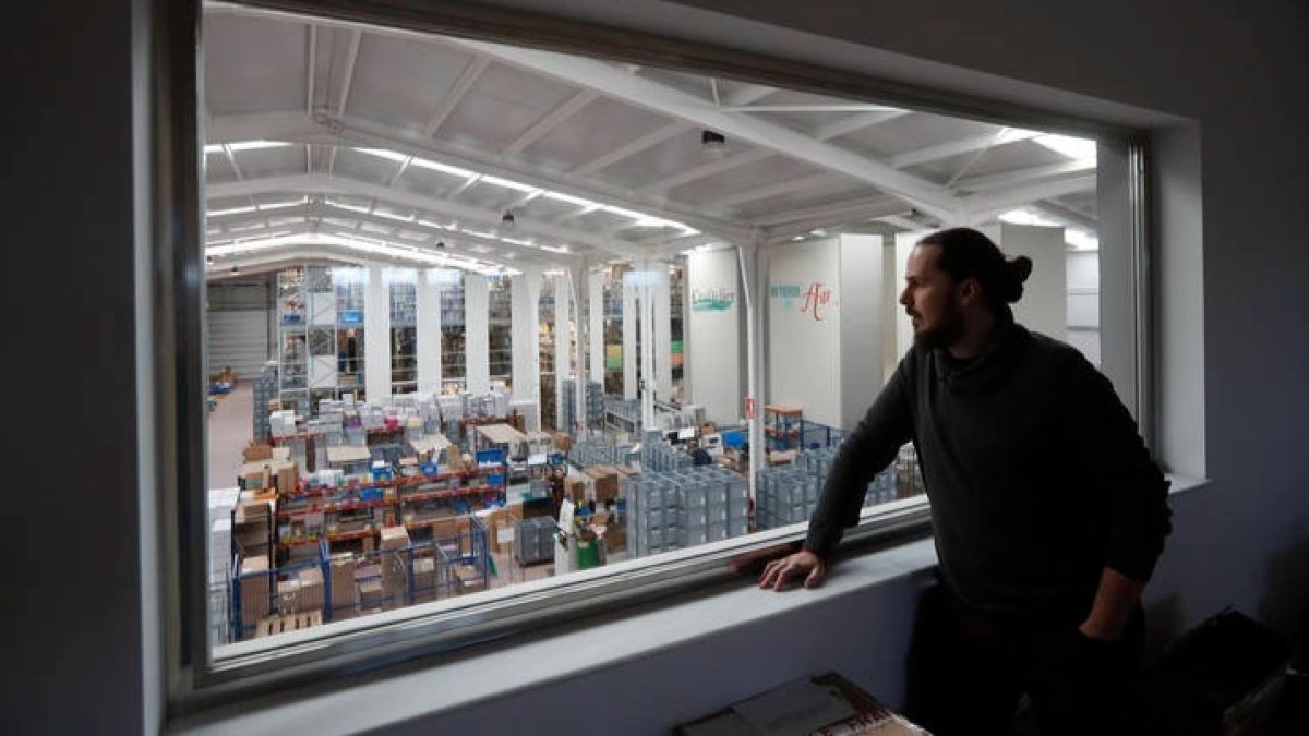 El empresario leonés Víctor Juárez, CEO de Craftelier (antes conocida como Mi Tienda de Arte). JESÚS F. SALVADORES