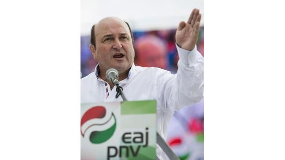 El presidente del PNV, Andoni Ortuzar, ha reclamado saber 