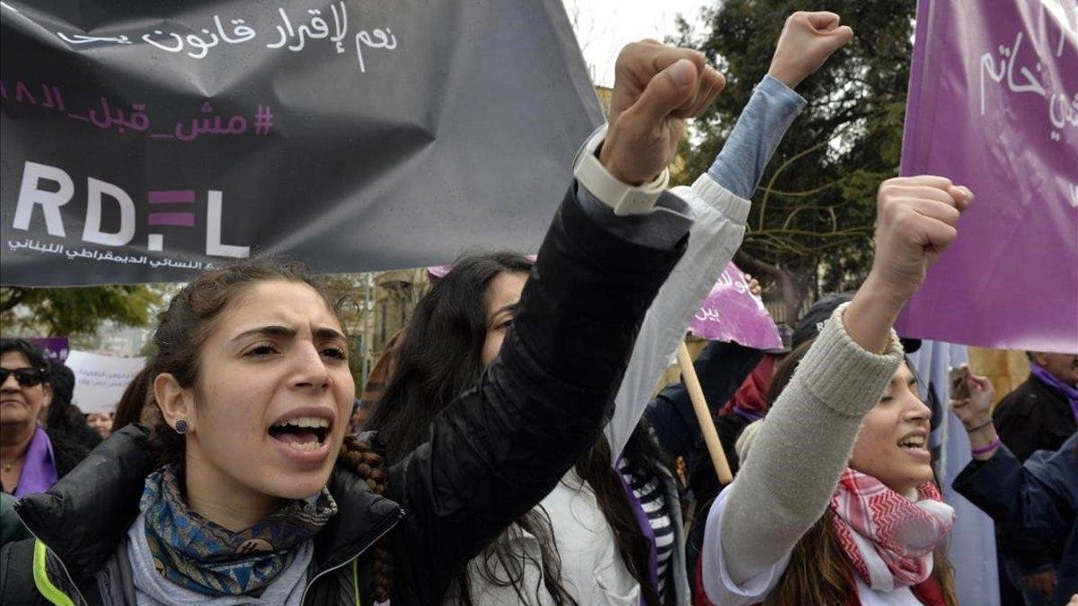 Mujeres libanesas protestan contra el matrimonio infantil en Beirut el pasado dos de marzo.
