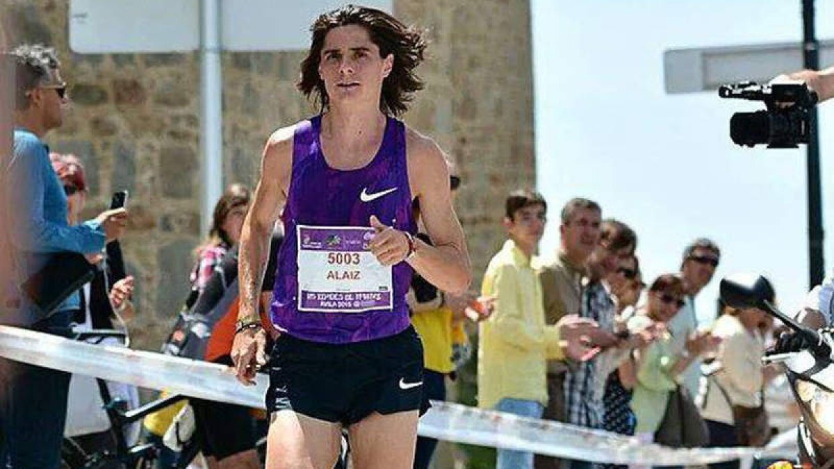 Roberto Aláiz triunfa en la carrera ‘Las edades del hombre’ en Ávila