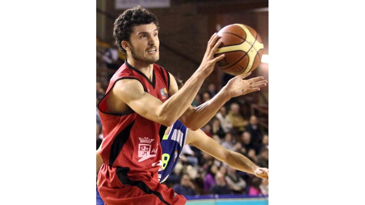 Jorge Calvo podrá disfrutar de minutos frente al UB La Palma.