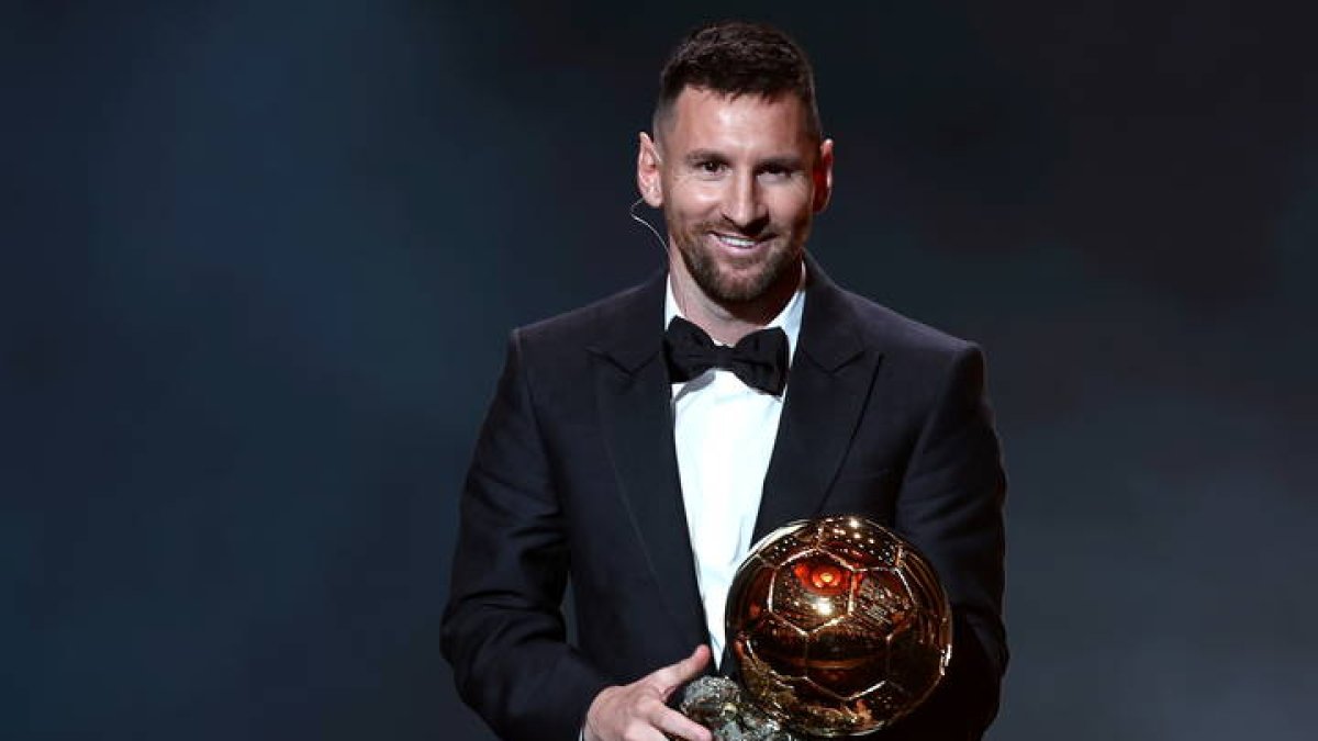 Messi ya cuenta con ocho 'balones de oro' en sus vitrinas. BADRA