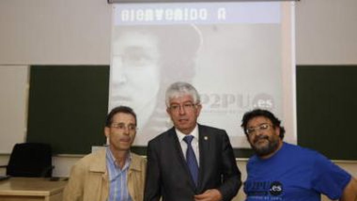 Ángel Alonso, José Ángel Hermida y Enrique López, en la presentación de www.p2pu.es.