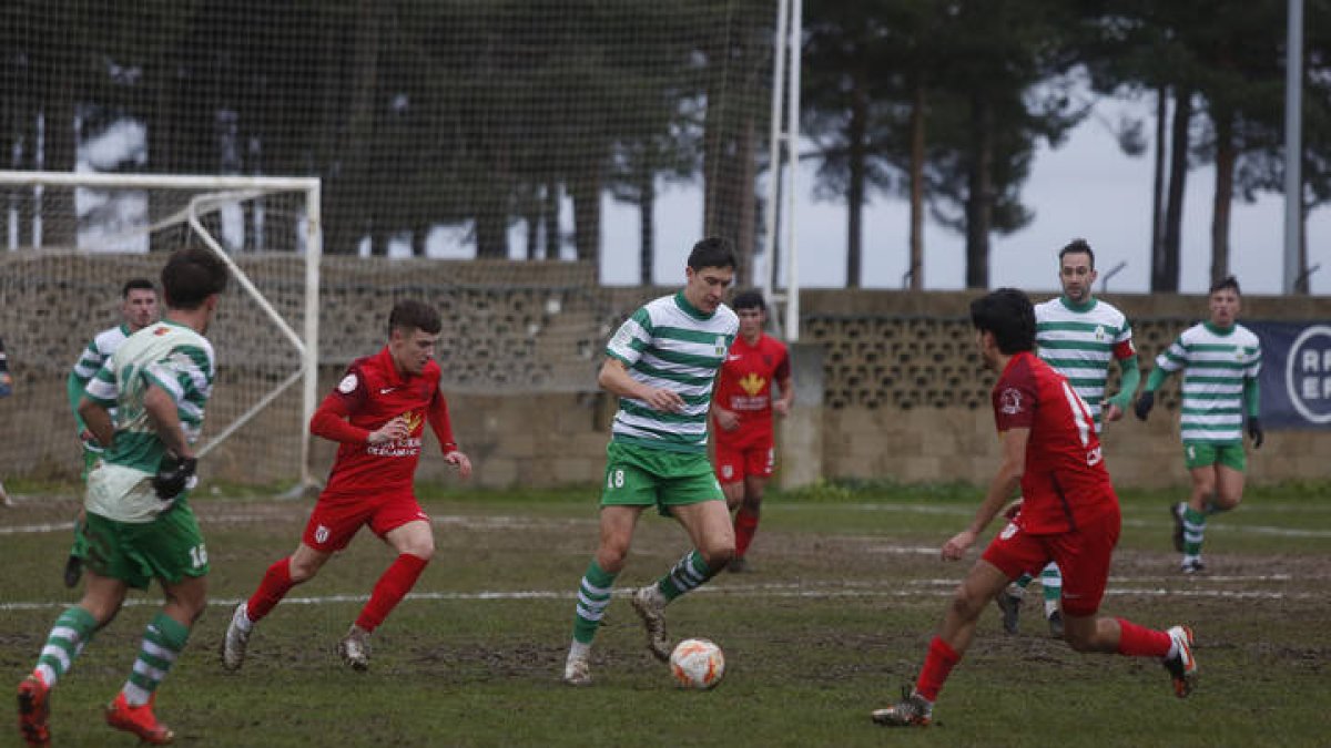 Partido de fútbol CD La Virgen - Santa Marta. F. Otero Perandones.