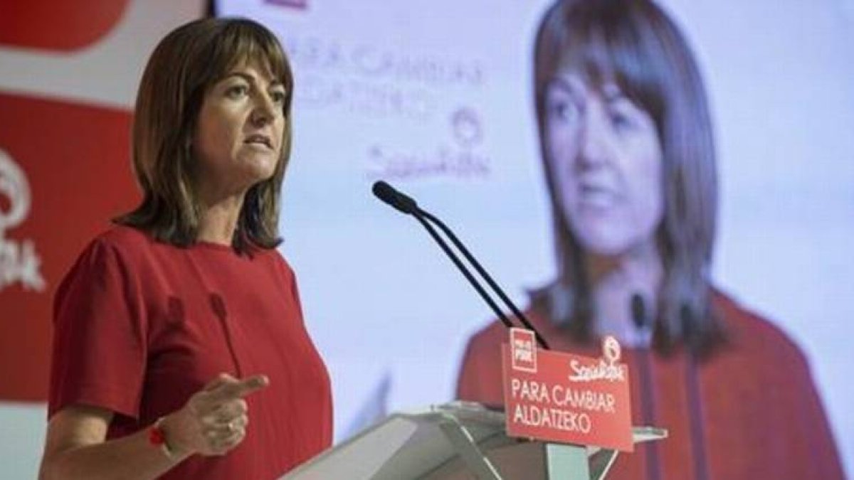 La nueva secretaria general del PSE-EE, Idoia Mendia,durante la clausura del Congreso Extraordinario del partido.