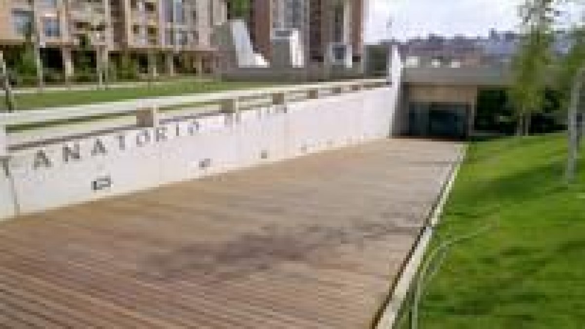 Imagen del exterior del tanatorio de Serfunle en el polígono de Ereas de Renueva