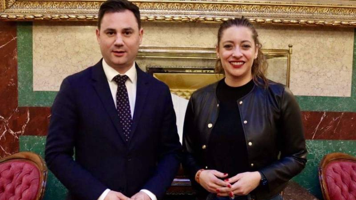 Cendón y Muñoz, tras la reunión en el Congreso. DL
