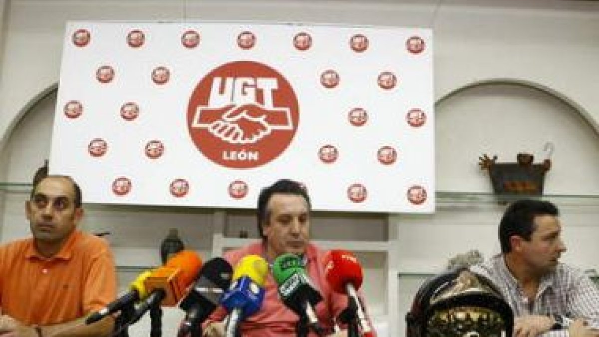 Benedicto Díez, Mateo de la Viuda y Ramón Santos en rueda de prensa