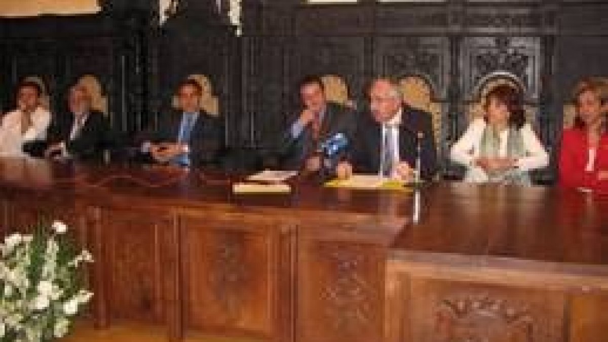 Un momento de la mesa redonda sobre la vida y obra del militar