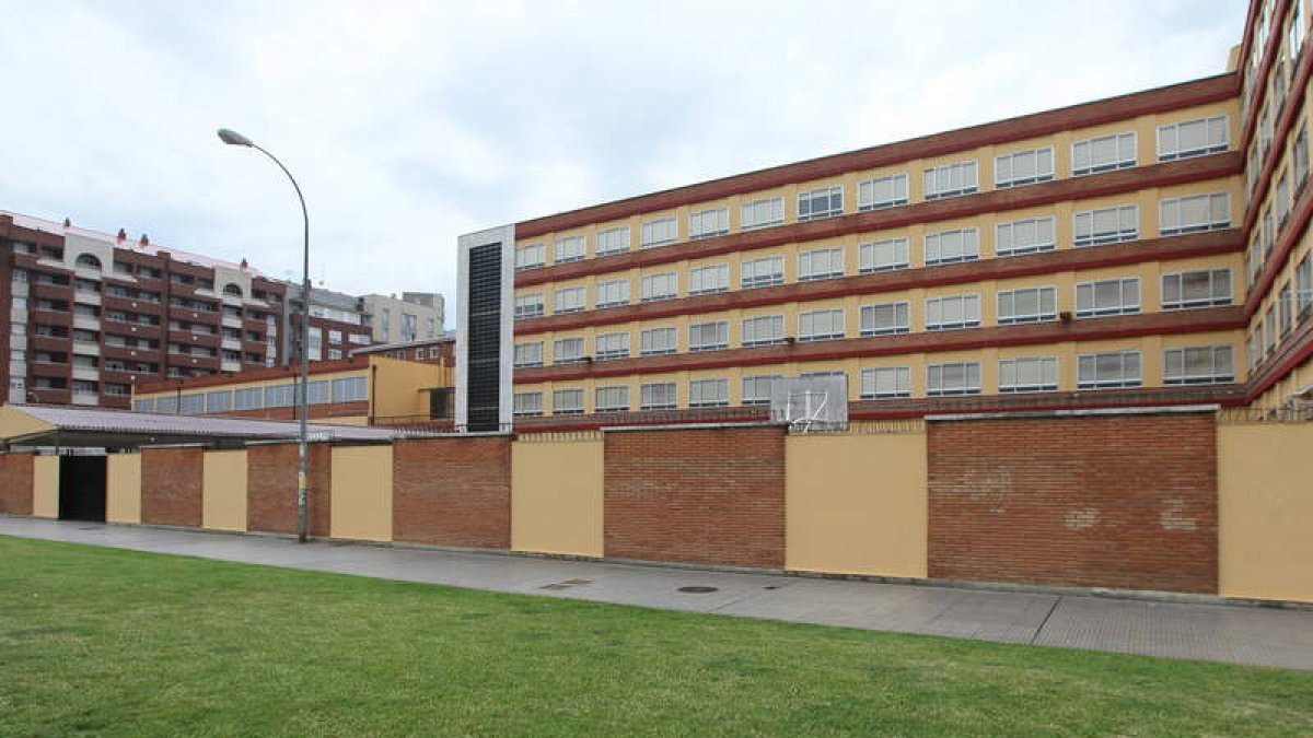 El centro está ubicado en José Aguado.