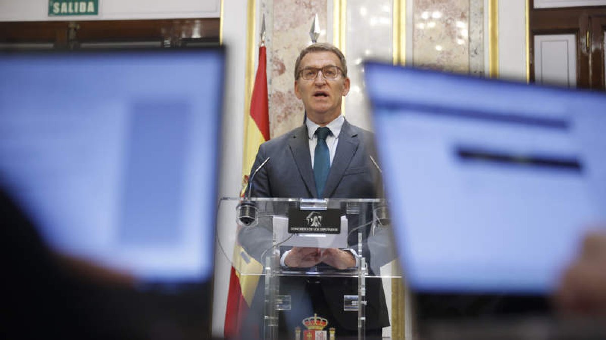 Feijóo se somete hoy a una sesión de investidura sin tener los apoyos suficientes para ser elegido. JUAN CARLOS HIDALGO