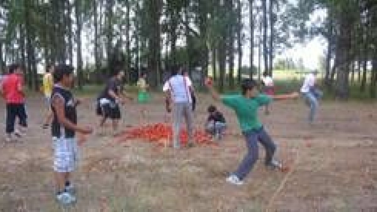 Los jóvenes del pueblo se batirán en duelo con tomates como arma