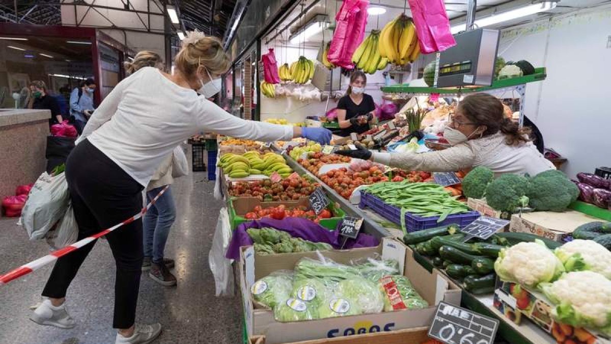 Los productos frescos han vuelto a subir su precio. MARCIAL GUILLÉN