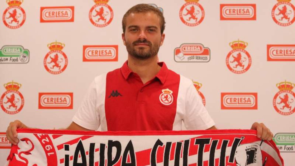 Pedro Empis fue presentado como jugador de la Cultural. MARCIANO PÉREZ