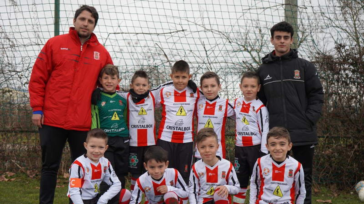 Equipo del CD Cerecedo que milita en la 1.ª División Prebenjamín. J. NOTARIO
