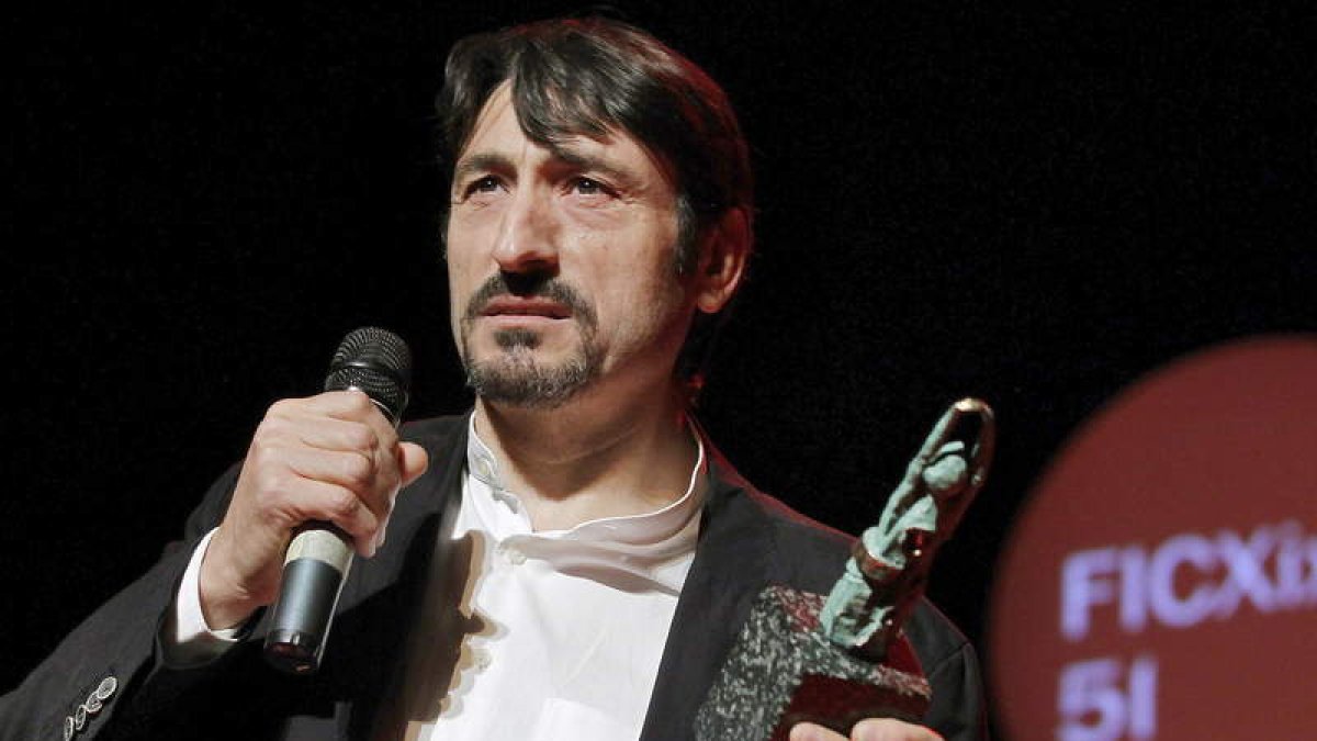 El actor leonés Carmelo Gómez,al recibir el premio.