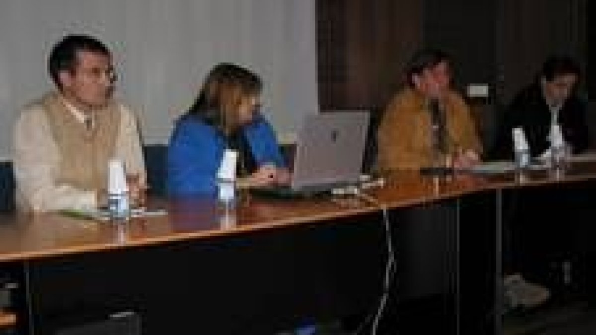 Los responsables educativos en un momento de la presentación