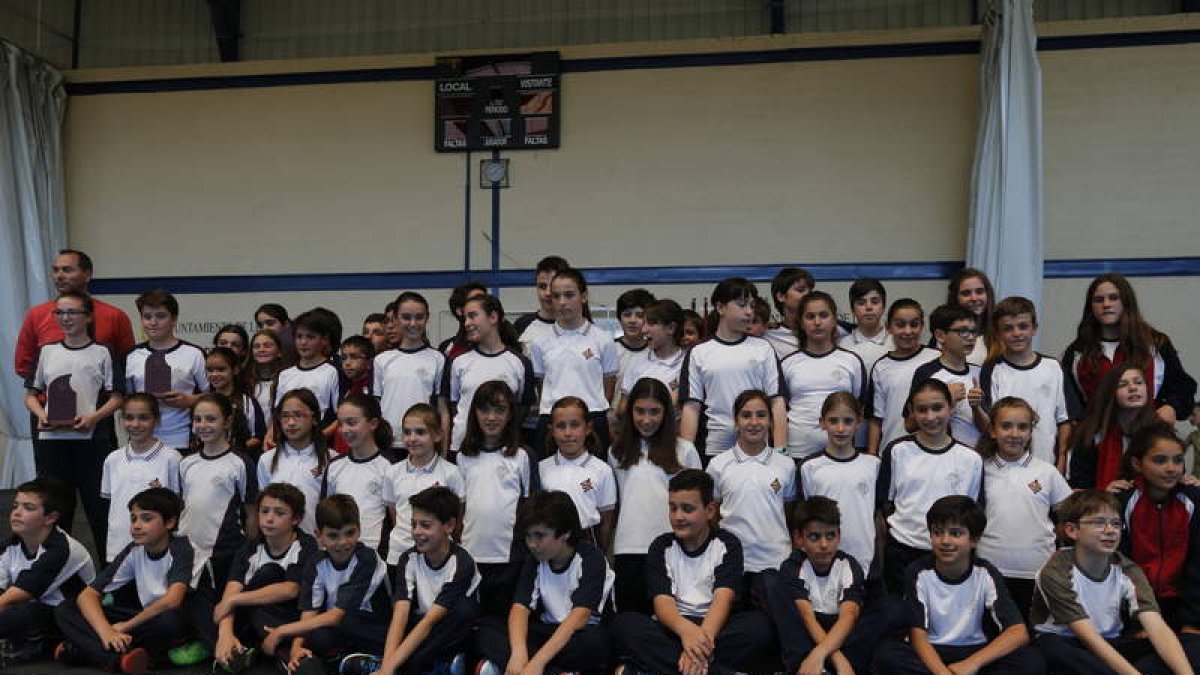 Las exhibiciones deportivas durante la gala hicieron las delicias del público asistente en el pabellón Margarita Ramos.