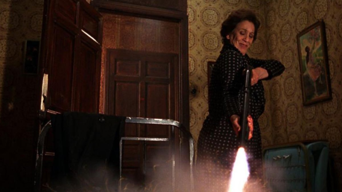 Terele Pávez, en un fotograma de El día de la bestia, de Álex de la Iglesia.