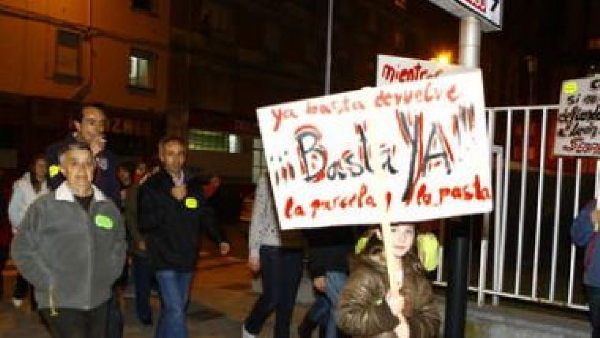 La manifestación de Puente Castro se desarrolló por las calles de León