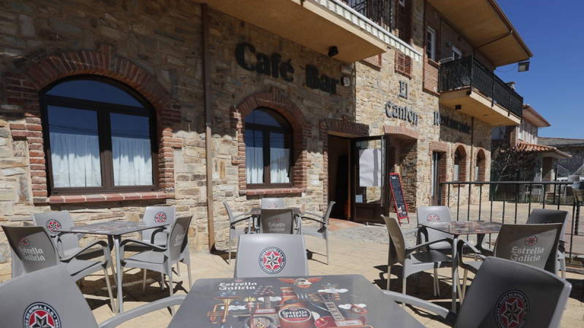 El Cantón se encuentra en el Camino de Villacedré, s/n Ribaseca (León). El teléfono del restaurante es el 987 280 432 y el exclusivo para reservas es el 619 03 99 34.