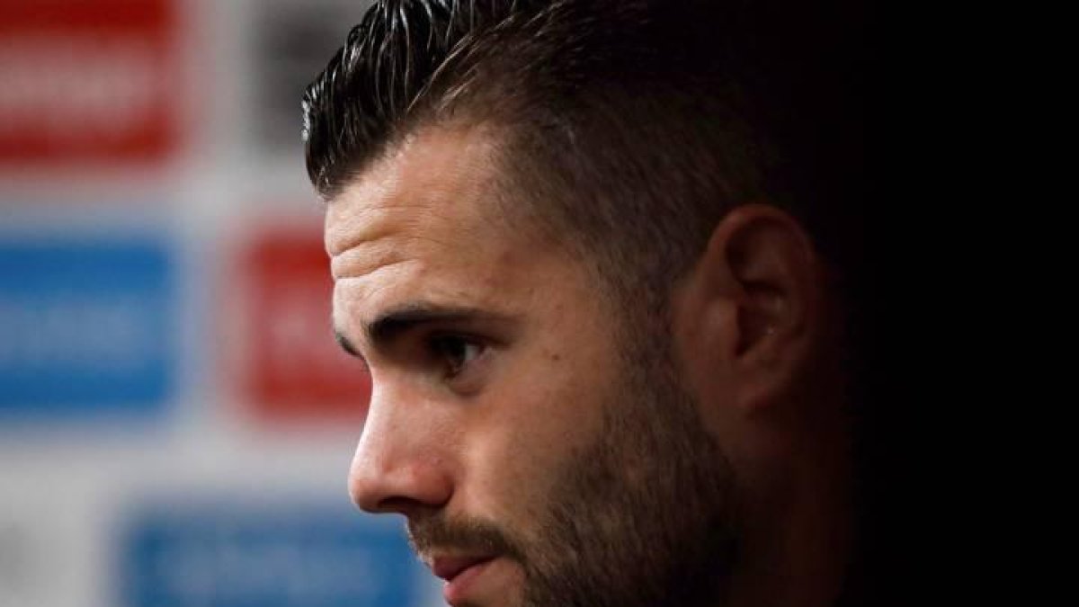 El lateral derecho de la selección española Nacho posa durante la rueda de prensa que ha ofrecido hoy en Krasnodar, Rusia, tras el empate 3-3 de ayer ante Portugal en el debut de ambos equipos en el Mundial de Rusia 2018.