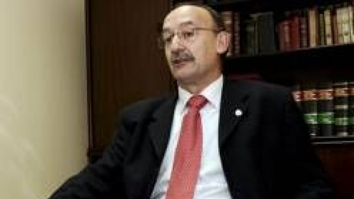 Álvarez Tejerina es el actual decano del Colegio de Procuradores