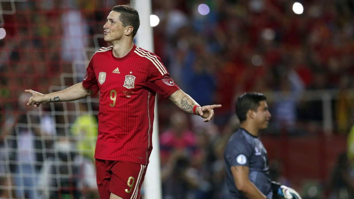 Torres celebra su gol ante Bolivia. El delantero anotó el penalti cometido sobre Javi Martínez