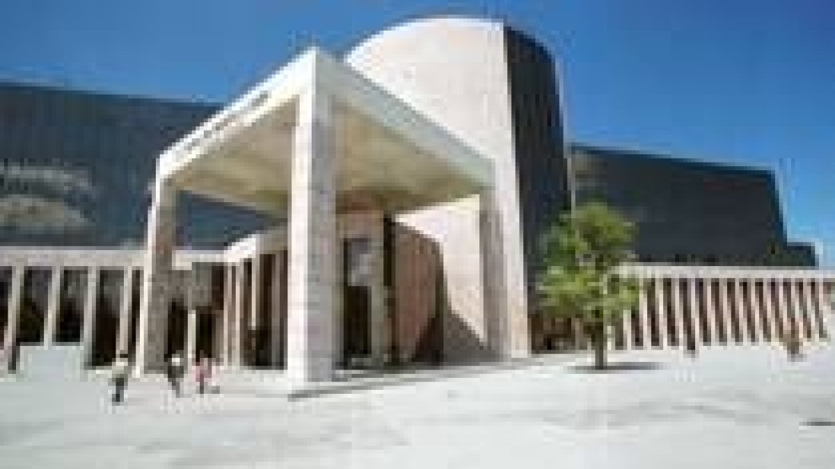 Edificio de la Delegación Territorial de la Junta de Castilla y León