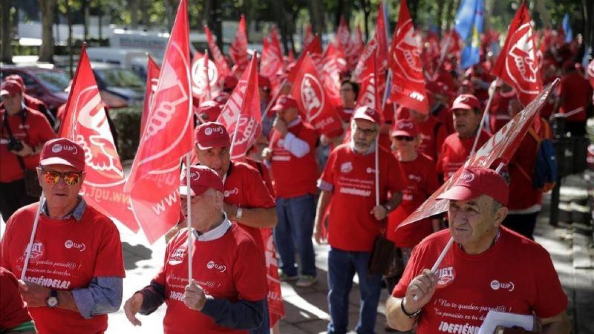 Concentración de jubilados de UGT este jueves en Madrid, con motivo del Día Internacional del Mayor.
