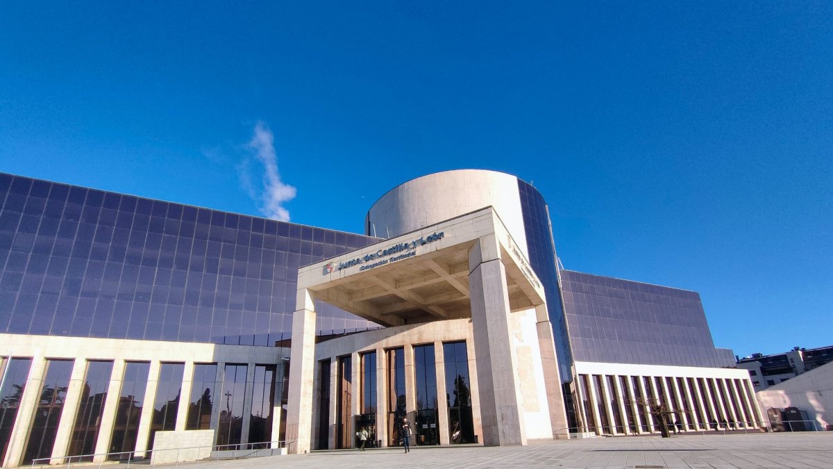 Edificio de Servicios Administrativos de Usos Múltiples de la Delegación Territorial de León. JCYL