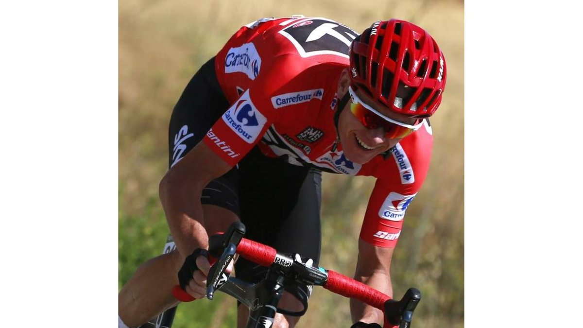 Froome con el maillot rojo de líder de la Vuelta. LIZÓN