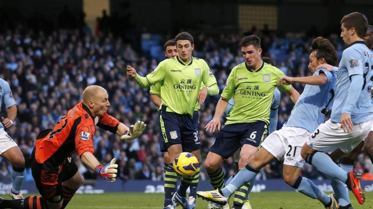 David Silva con su actuación estelar lleva al Manchester City de nuevo al liderato.