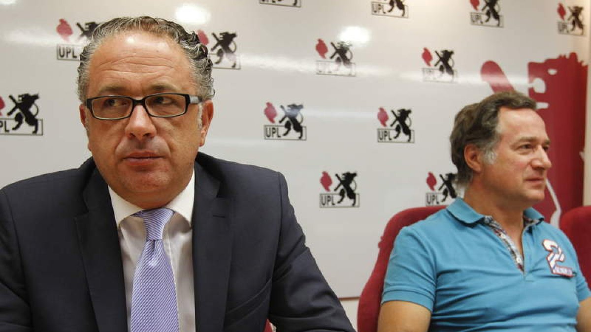Chamorro y Valderas, durante la rueda de prensa de ayer.