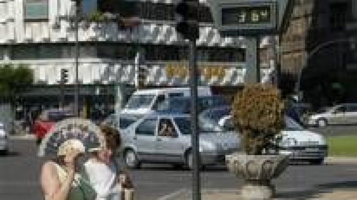 Las altas temperaturas de estos últimos días de junio sofocan especialmente a las personas mayores