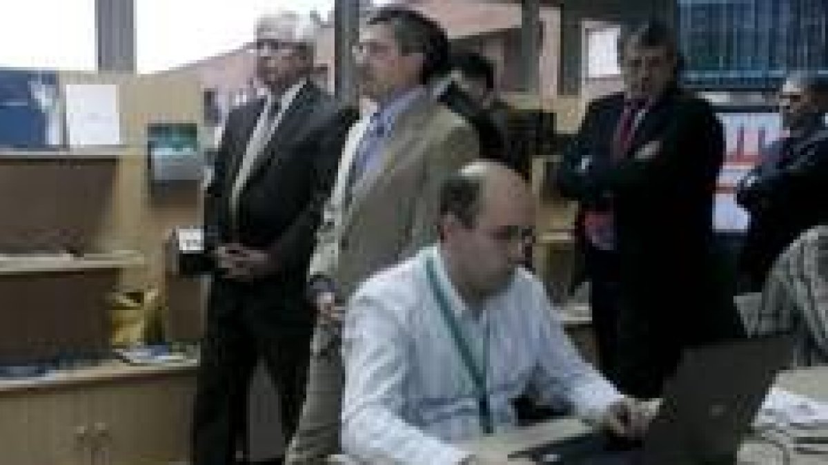 Fernández, en el centro en foto de archivo, incidió en el papel del Inteco