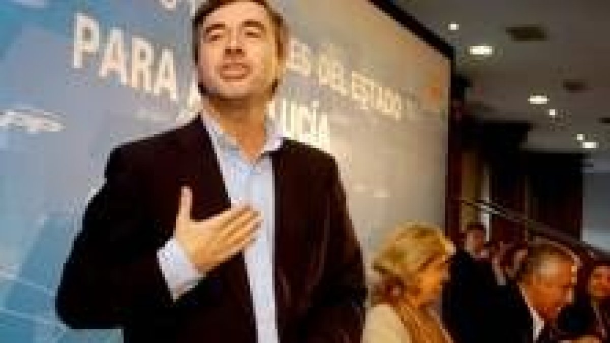 Ángel Acebes, durante su intervención en un acto celebrado ayer en Córdoba