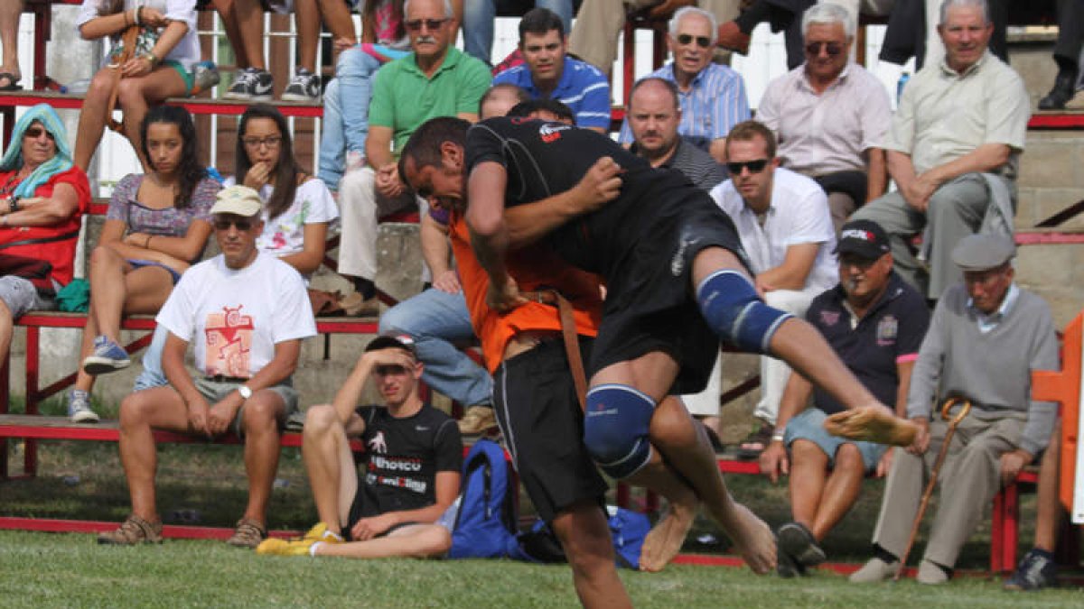 Ibán Sánchez remontó un gran combate con Javier Oblanca.