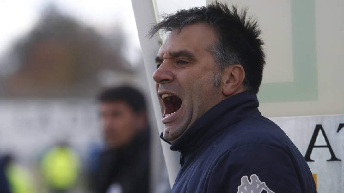 Miguel Ángel Miñambres, entrenador del Atlético Astorga.