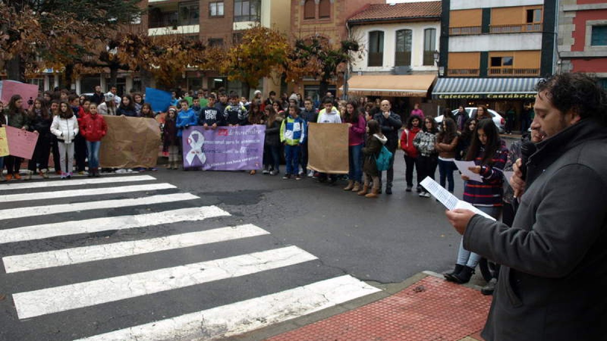 Un momento de la concentración en Cistierna.