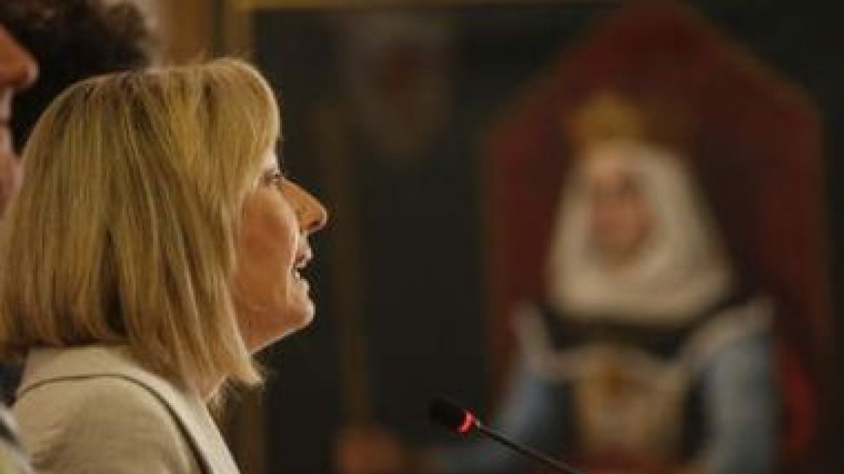 Amparo Valcarce, en un imagen de archivo, durante una de sus visitas a León como secretaria de Estad