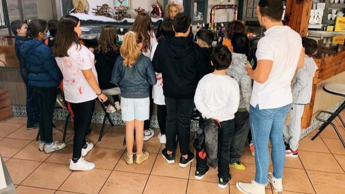 Imagen de los niños en un establecimiento de Valderas. DL