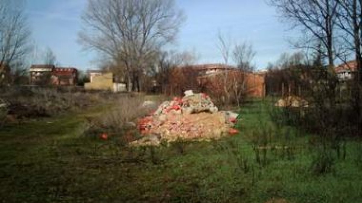 Estado en el que se encuentra el paraje conocido como Los Charcones