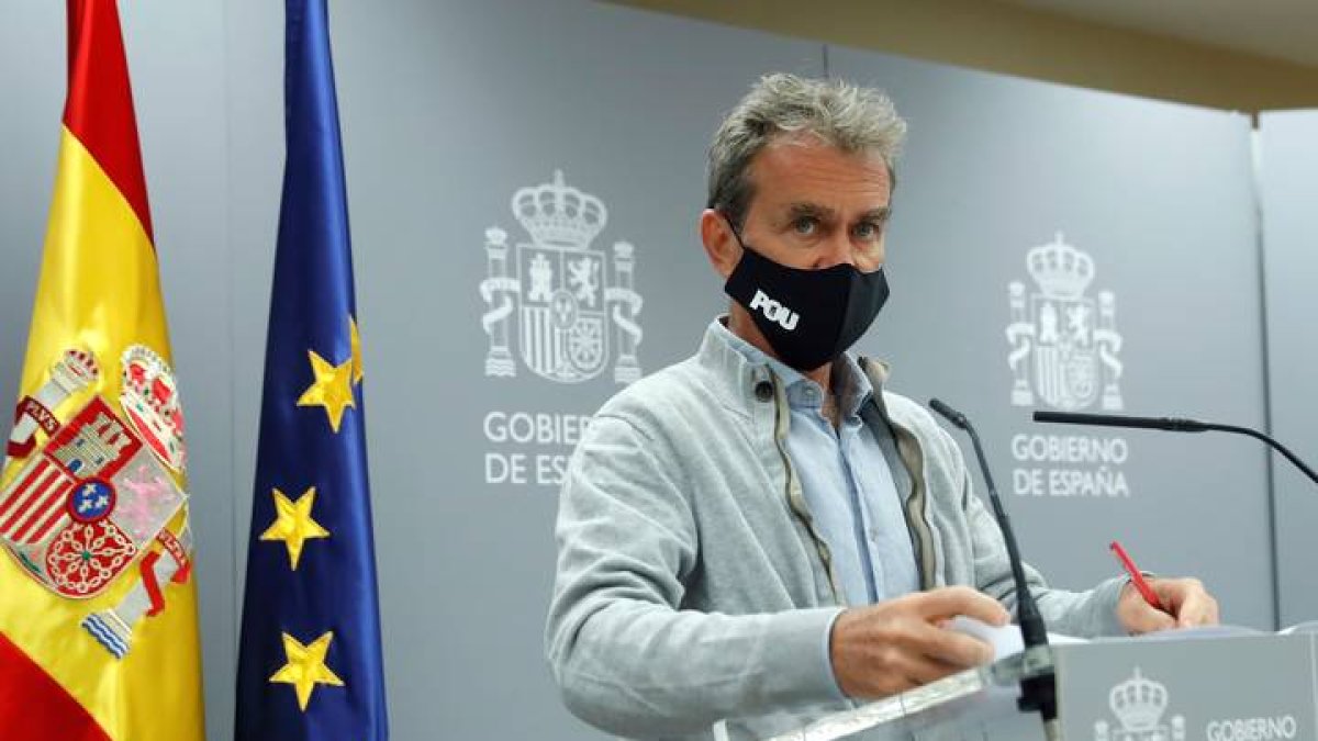 El director del Centro de Alertas Sanitarias, Fernando Simón, en su comparecencia de hoy. CHEMA MOYA